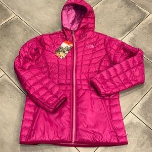 Girls’ The North Face reversible Thermoball jacket Wisteria Purple size XL